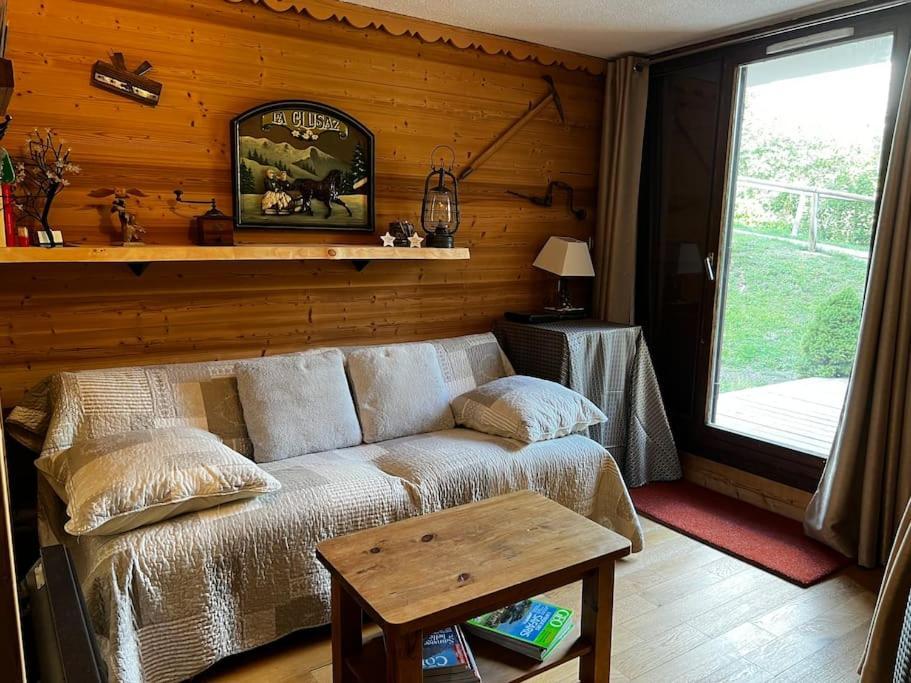 Appartement la Clusaz avec terrasse sur les pistes de ski Manigod Extérieur photo