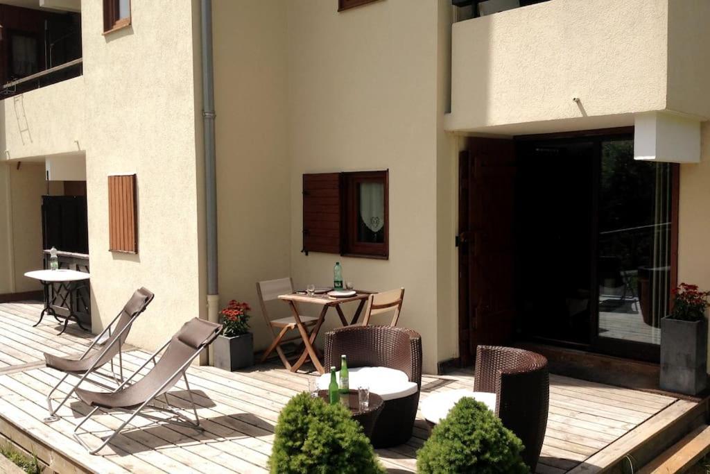 Appartement la Clusaz avec terrasse sur les pistes de ski Manigod Extérieur photo
